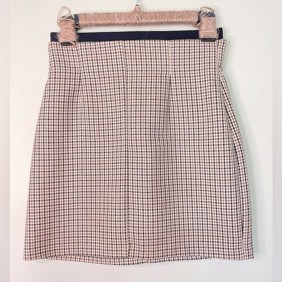 Zara Dresses & Skirts - Zara High Waisted Mini Skirt - Brown & Black Houndstooth